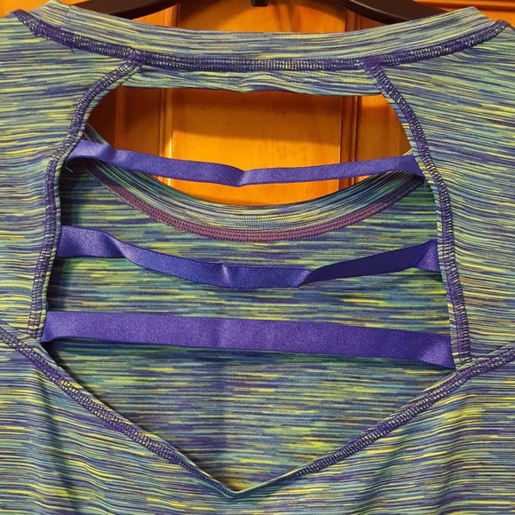 Xersion Women's Top Size Medium NWOT - Picture 9 of 13